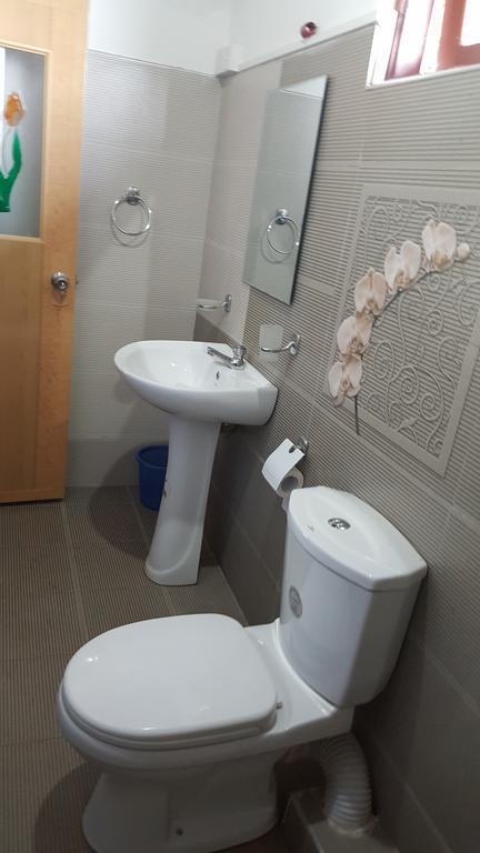 Mount Mirror Resort Канди Экстерьер фото