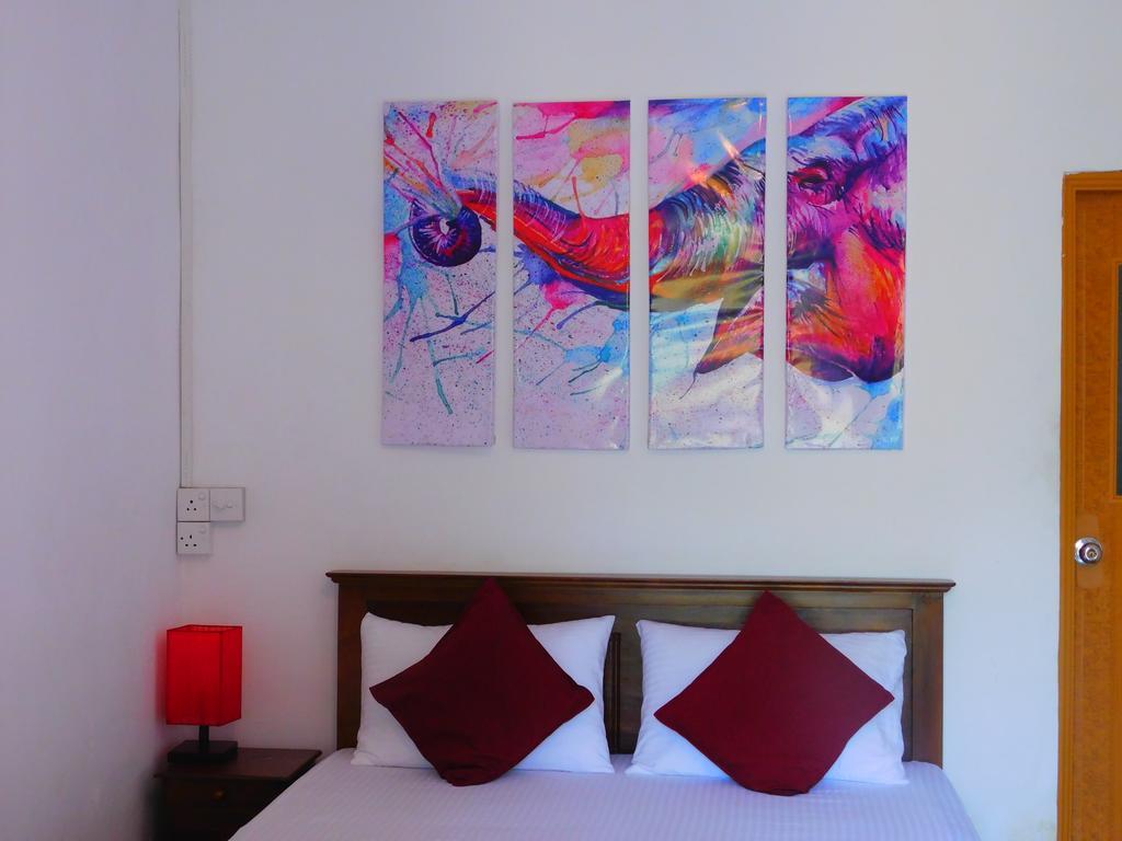 Mount Mirror Resort Канди Экстерьер фото