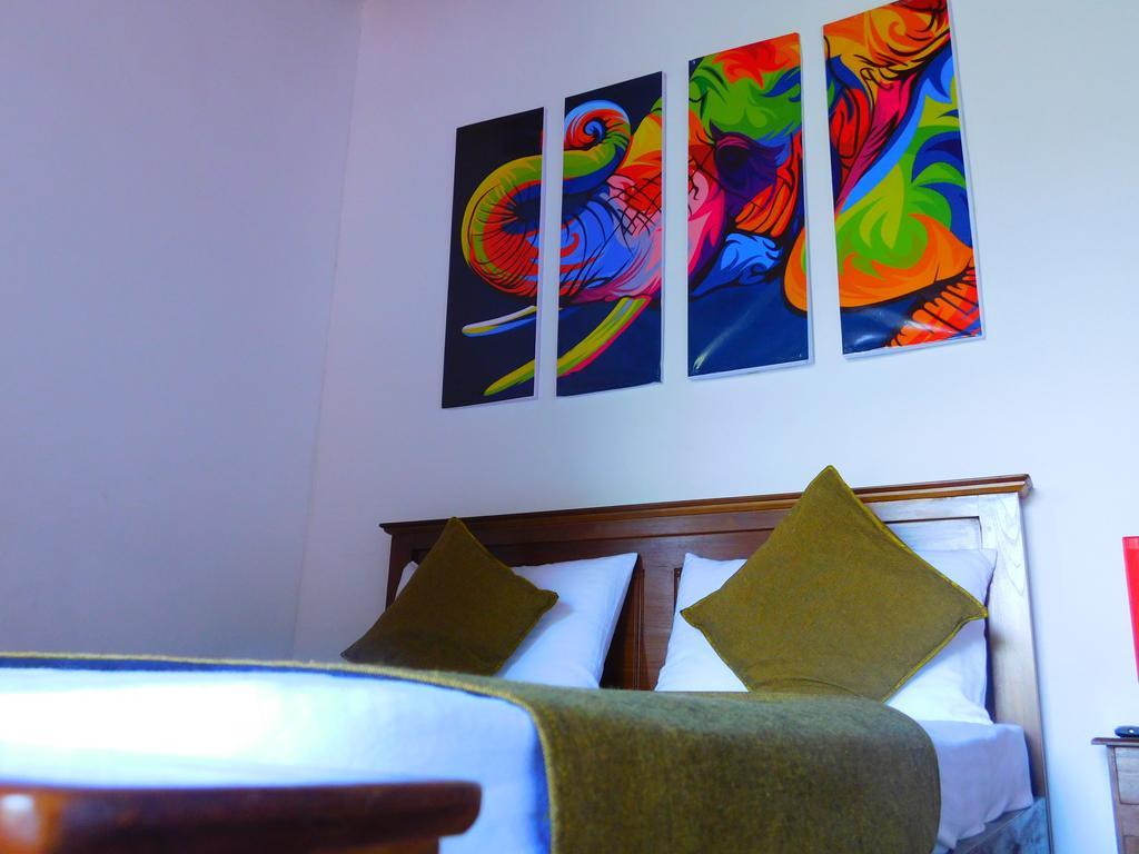 Mount Mirror Resort Канди Экстерьер фото